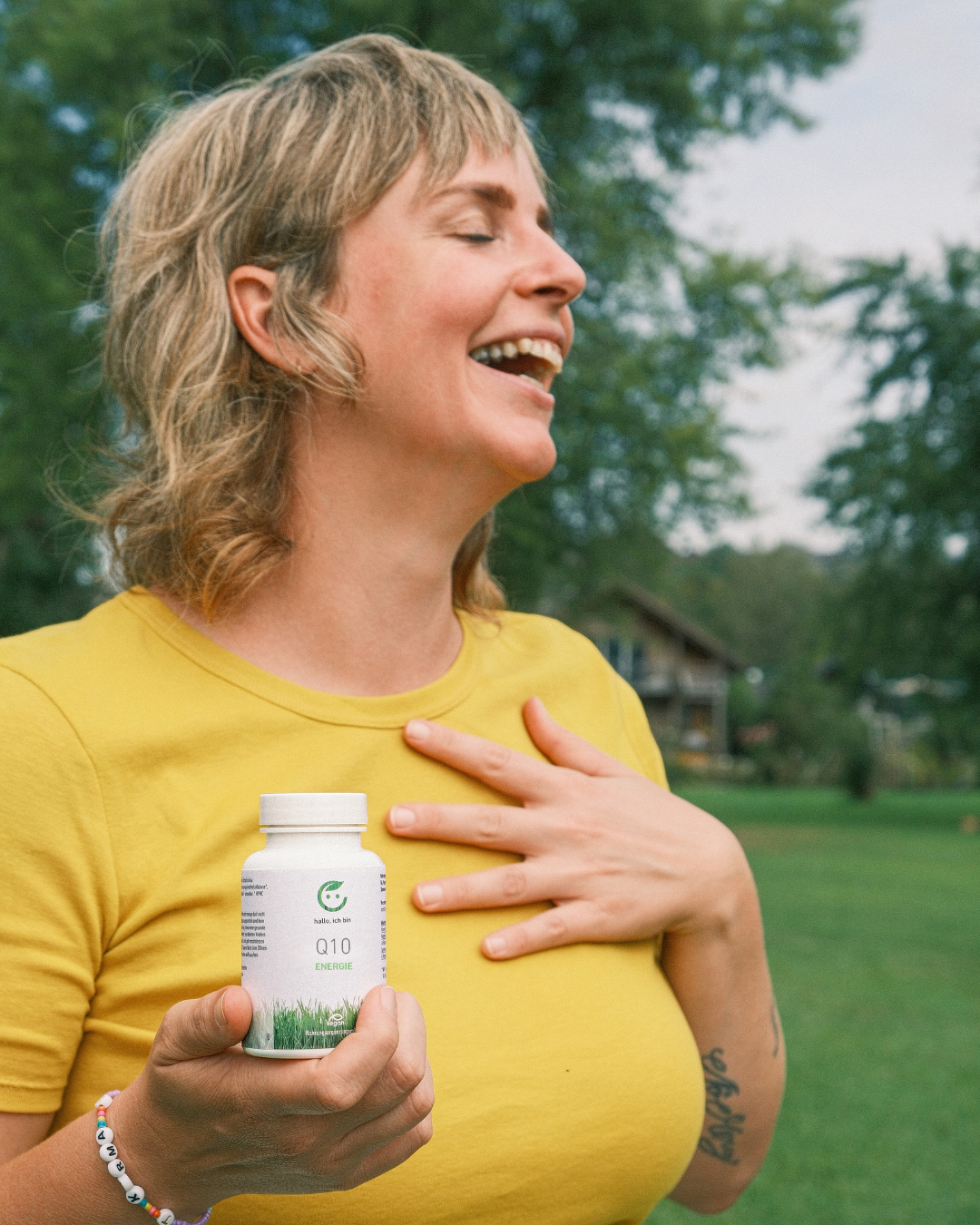 Q10 Kapseln, Nahrungsergänzungsmittel mit Coenzym Q10 für Energie, Hautschutz und Anti-Aging-Effekt, für jugendliche Haut und anhaltende Energie, Fokus auf Zellschutz und Förderung der Vitalität, Supplement, Gesundheit, Q10, Energie, Hautpflege, Ubichinon Zellschutz, gegen Müdigkeit, Energie-Booster, Faltenreduktion, Hautregeneration, Antioxidant, Schutz, antioxidativer Schutz, Beauty, Supplement, Booster, Gesundheit